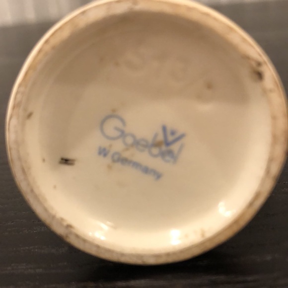 Hummel Figurine Boy Holding Basket - Picture 12 of 13